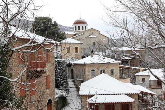 https://visitkatakolon.gr/wp-content/uploads/2014/06/Andritsaina-in-winter.jpg?utm_source=chatgpt.com